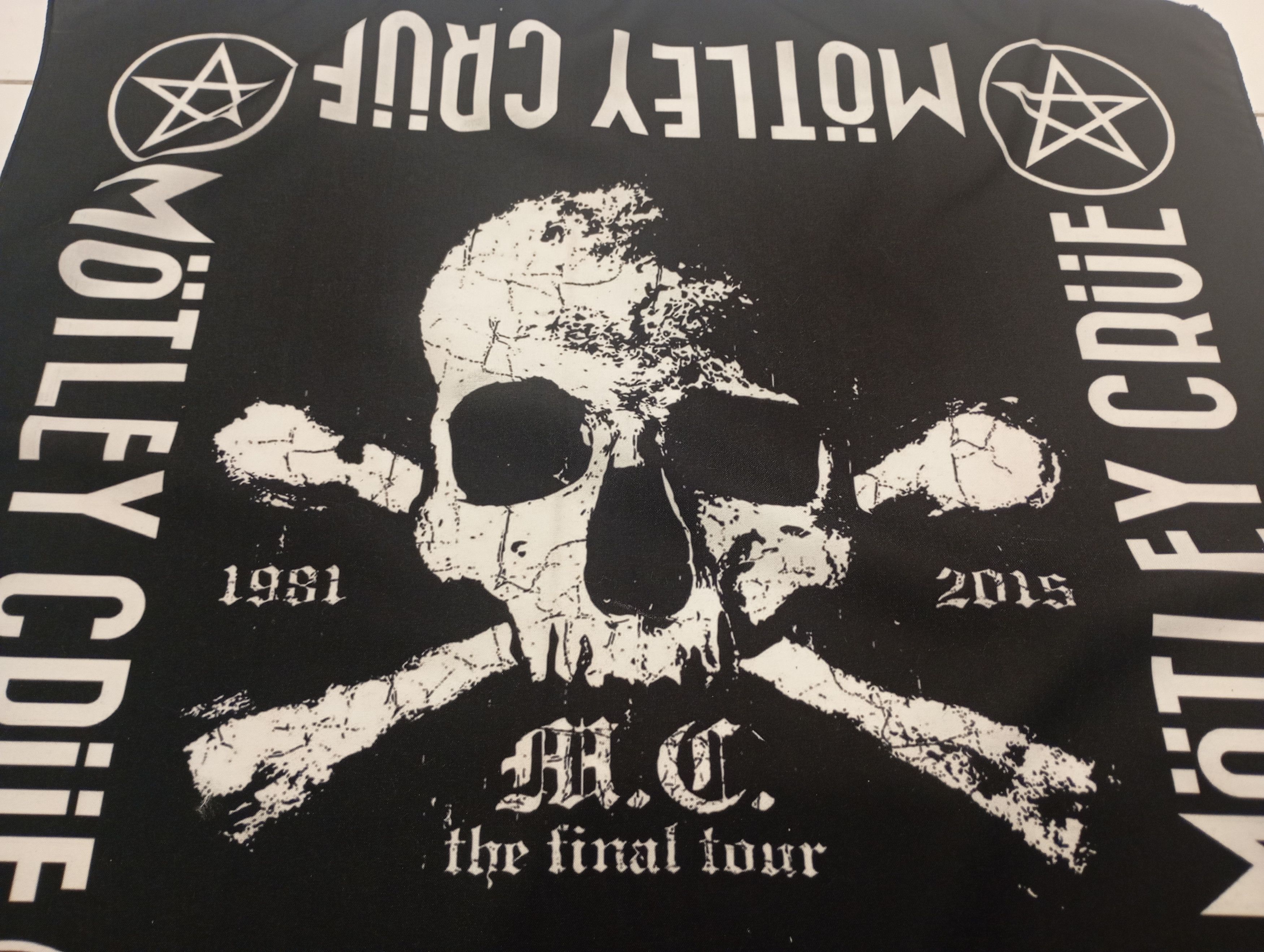 Band Tees Bootleg Skulls Bandana Handkerchief Motley Crue Size ONE SIZE - 4 Thumbnail