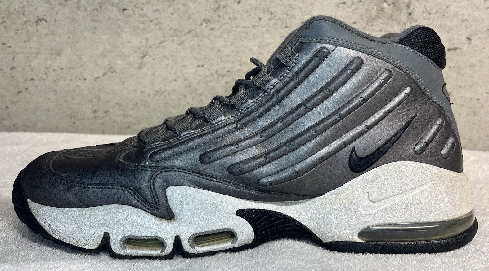 Nike Nike Air Max Griffey II Metallic Grey Retro Baseball Sz 15 Size US 15 / EU 48 - 5 Thumbnail