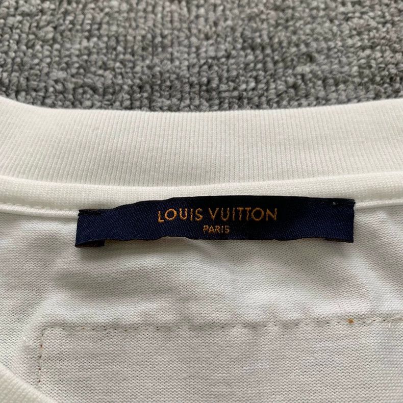 Other Louis Vuitton White embossed short sleeve Size US XL / EU 56 / 4 - 6 Thumbnail