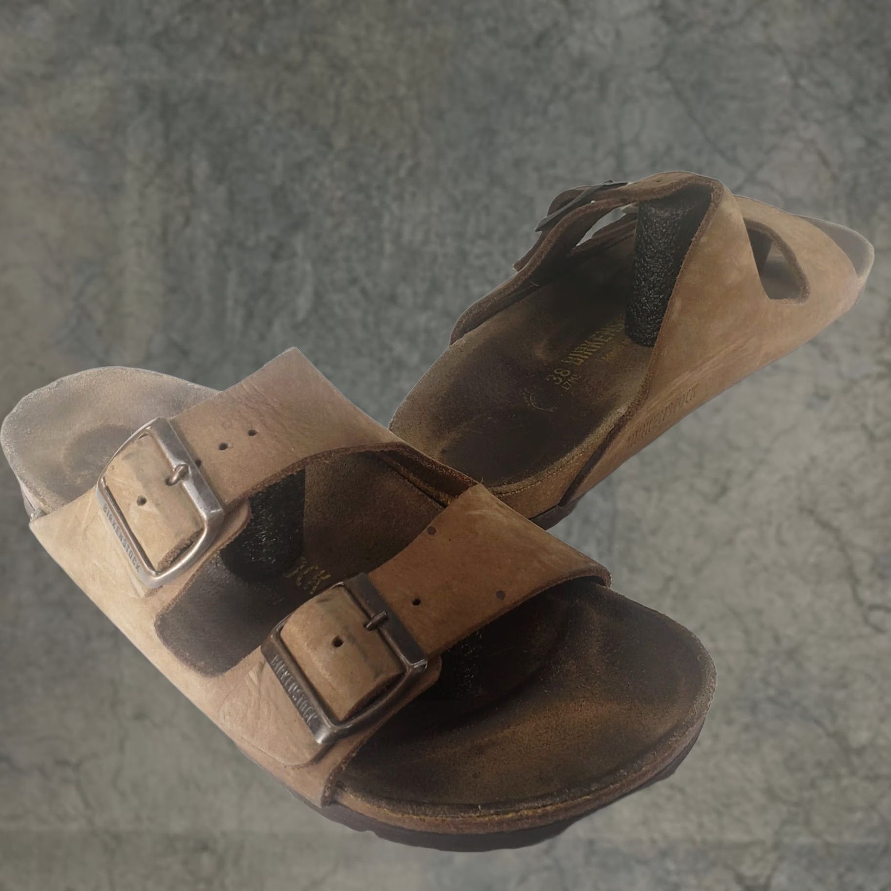 Birkenstock Birkenstock Arizona Sandals Tan Suede Size 38 Women 7 Buckle Flat Slide Unisex? No—Women Accessories? Size US 7 / IT 37 - 1 Thumbnail