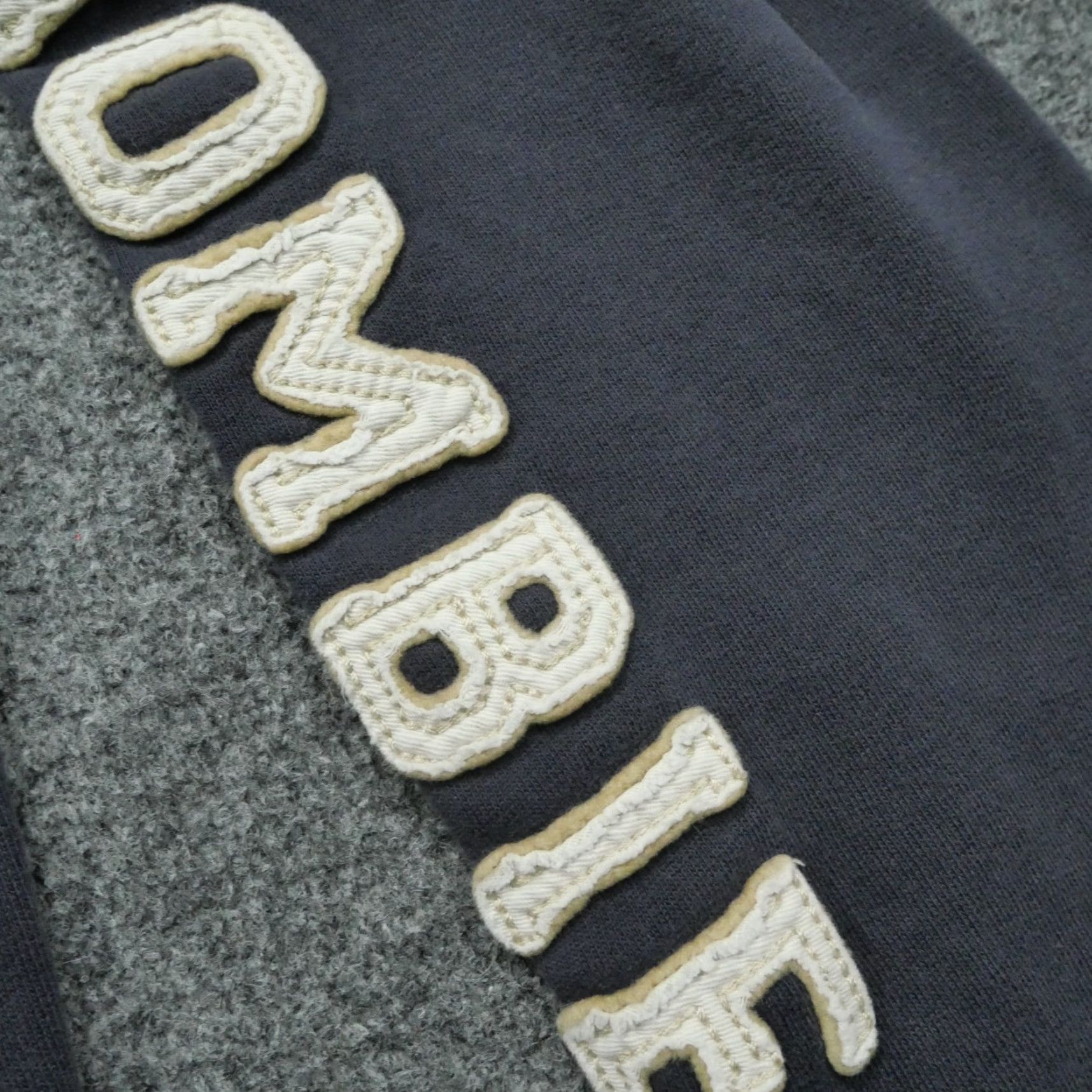 Abercrombie & Fitch VINTAGE Abercrombie & Fitch Hoodie Men L Blue Full Zip Grunge 90s Style, Fleece, Hooded, Distress, Cotton Polyester, Full Zip, Regular Mens Size US L / EU 52-54 / 3 - 4 Thumbnail