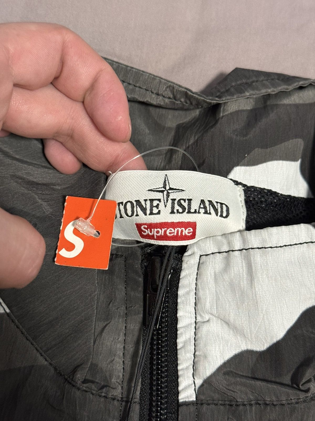 Stone Island × Supreme Supreme stone island fw16 snow camo nylon track jacket Size US S / EU 44-46 / 1 - 3 Thumbnail