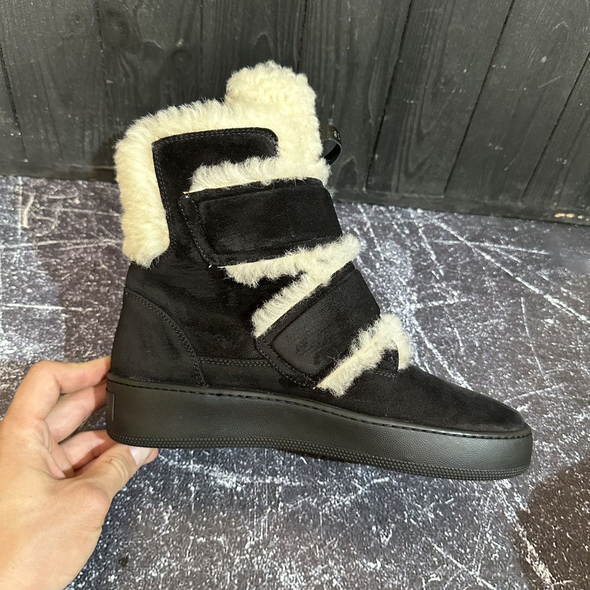 Sergio Rossi SERGIO ROSSI Women’s Warm Suede Boots Size 38 Size US 8 / IT 38 - 10 Thumbnail