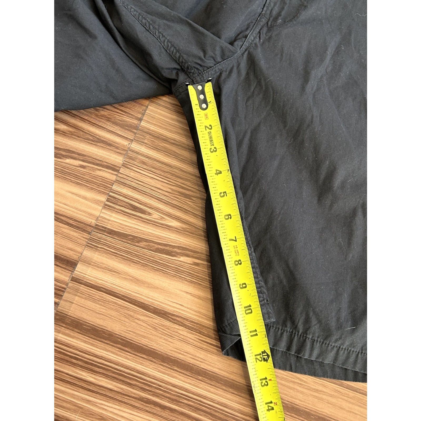 Levi's Levi's Cargo Shorts Men's Black Rip-Stop Cotton Canvas 32 Zip Logo Pockets Casual Outdoor High Rise Classic Fit Regular Size 32 Mens Size US 32 / EU 48 - 3 Thumbnail