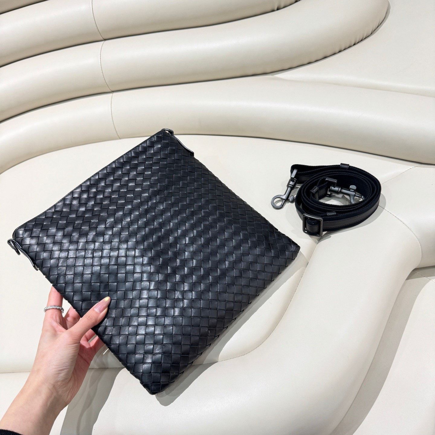 Bottega Veneta BV Black Classic Woven Crossbody Bag Size ONE SIZE - 1 Thumbnail