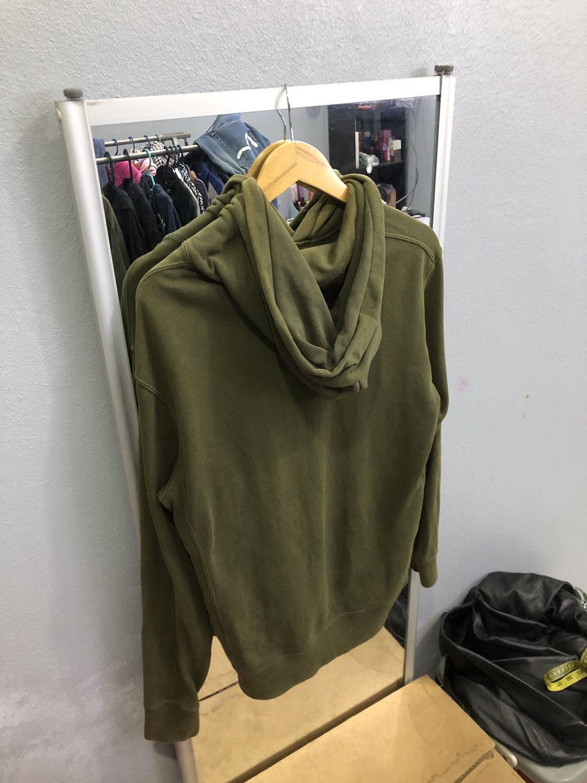 Japanese Brand × Uniqlo Uniqlo Olive Faded Hoodie – Yeezy Vibe Size US M / EU 48-50 / 2 - 8 Thumbnail