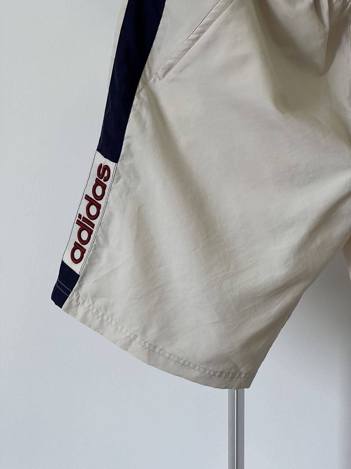 Adidas × Vintage Adidas vintage shorts 🩳 Size US 34 / EU 50 - 2 Thumbnail