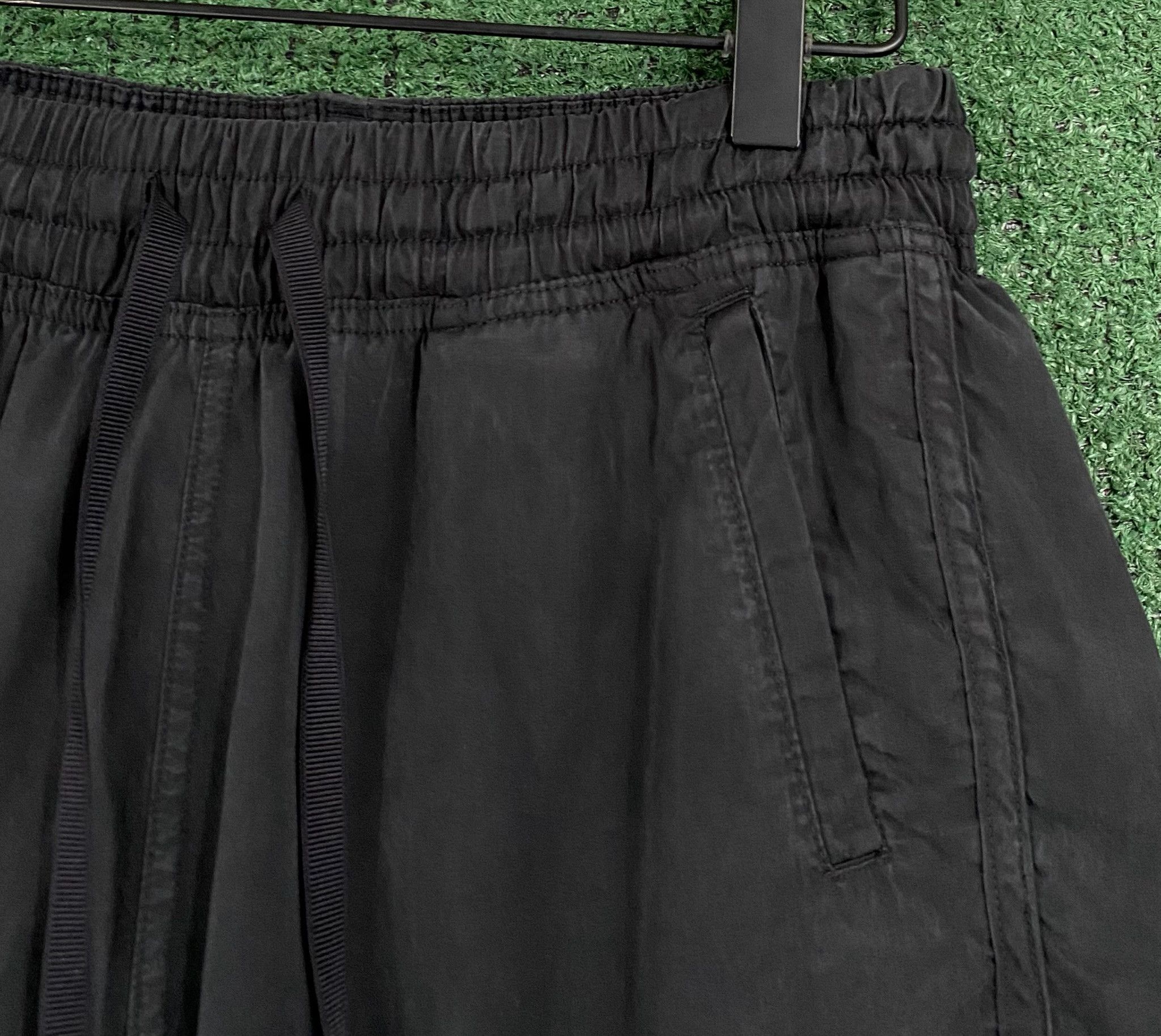 Lululemon Lululemon Tencel Lyocell Black Track Shorts Women’s Size 4 Size 28" / US 6 / IT 42 - 3 Thumbnail