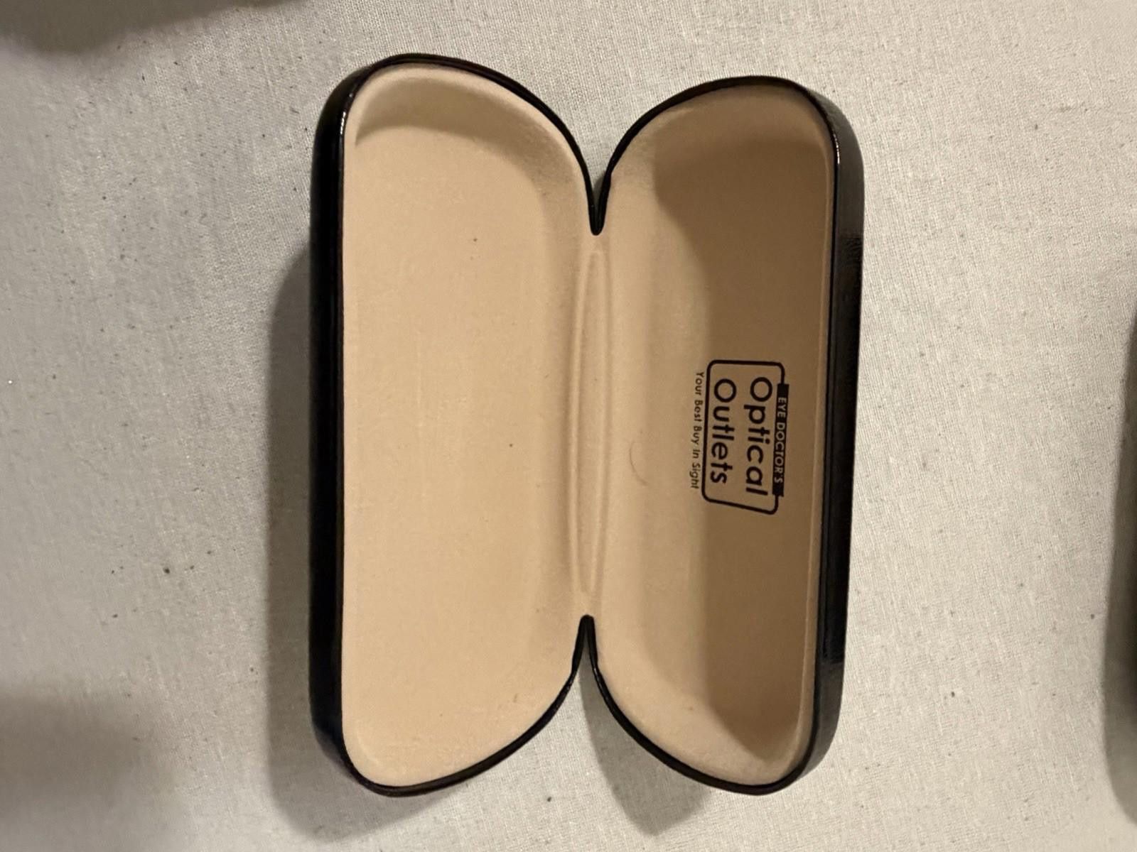 The Unbranded Brand Lot Of 2 Hard Clamshell eyeglass case Black Size ONE SIZE - 6 Thumbnail