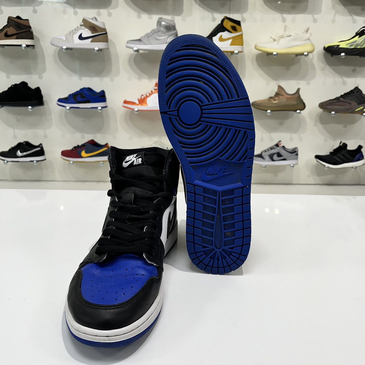 Nike Air Jordan 1 Retro High Royal Toe Size US 12 / EU 45 - 10 Thumbnail