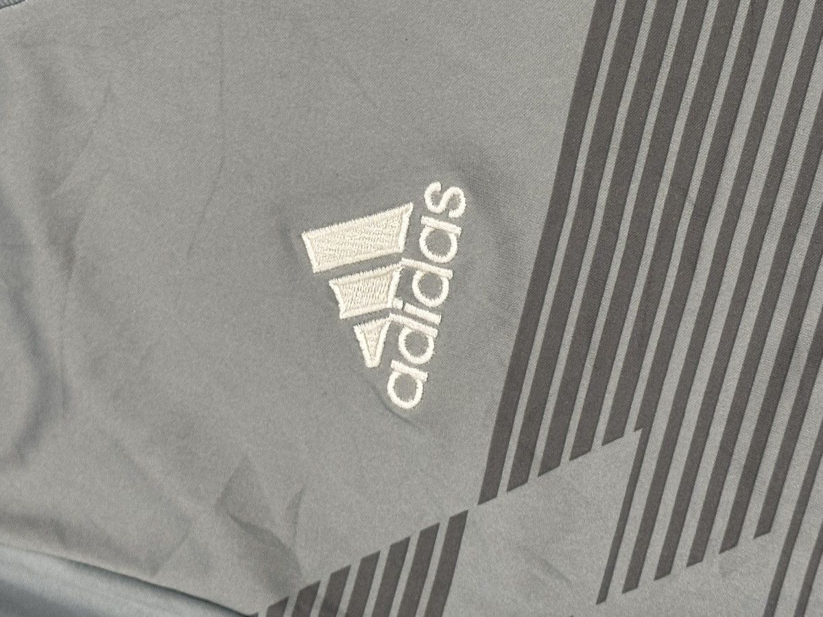 Adidas Adidas Global Premier Soccer FC Bayern Munchen Adidas #2 Size US M / EU 48-50 / 2 - 10 Thumbnail
