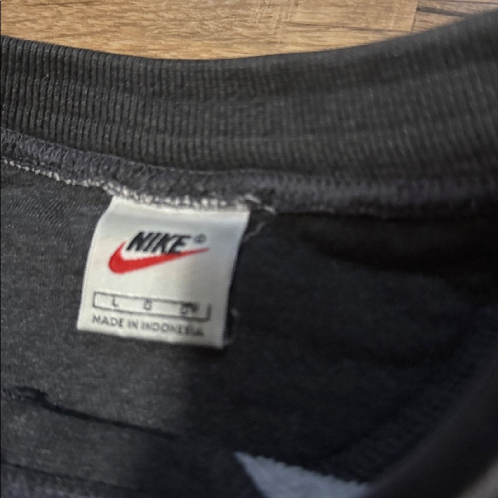 Nike 90s Nike Big Center Swoosh Crewneck Sweatshirt Size US L / EU 52-54 / 3 - 4 Thumbnail
