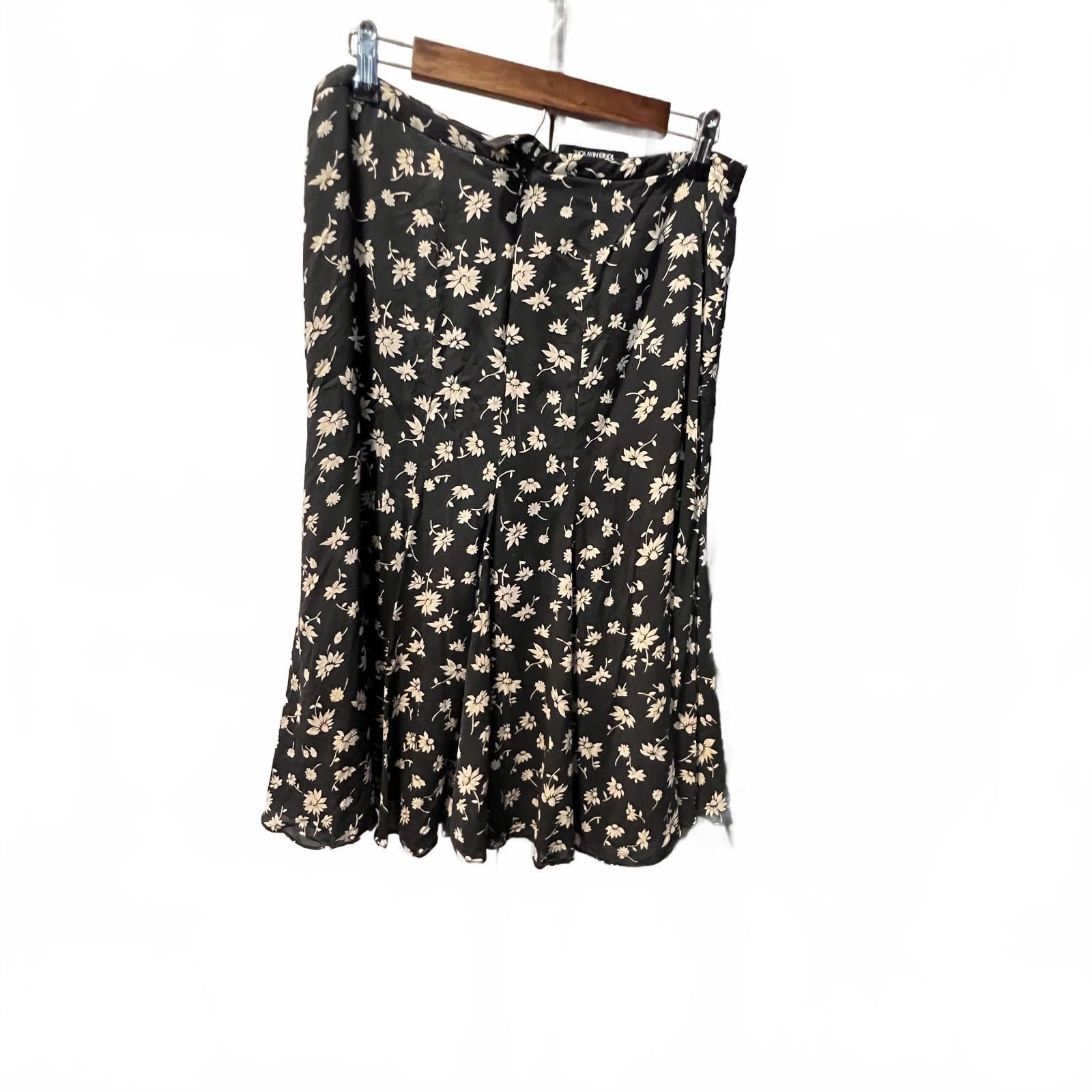 Jones New York Jones New York Black Floral Silk Skirt Size 12 Size 34" / US 12 / IT 48 - 2 Thumbnail