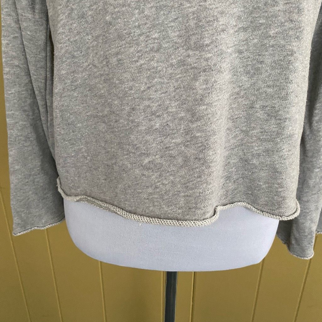 American Eagle Outfitters American Eagle women M crop scoopneck raw hem Longsleeve swe Size M / US 6-8 / IT 42-44 - 2 Thumbnail