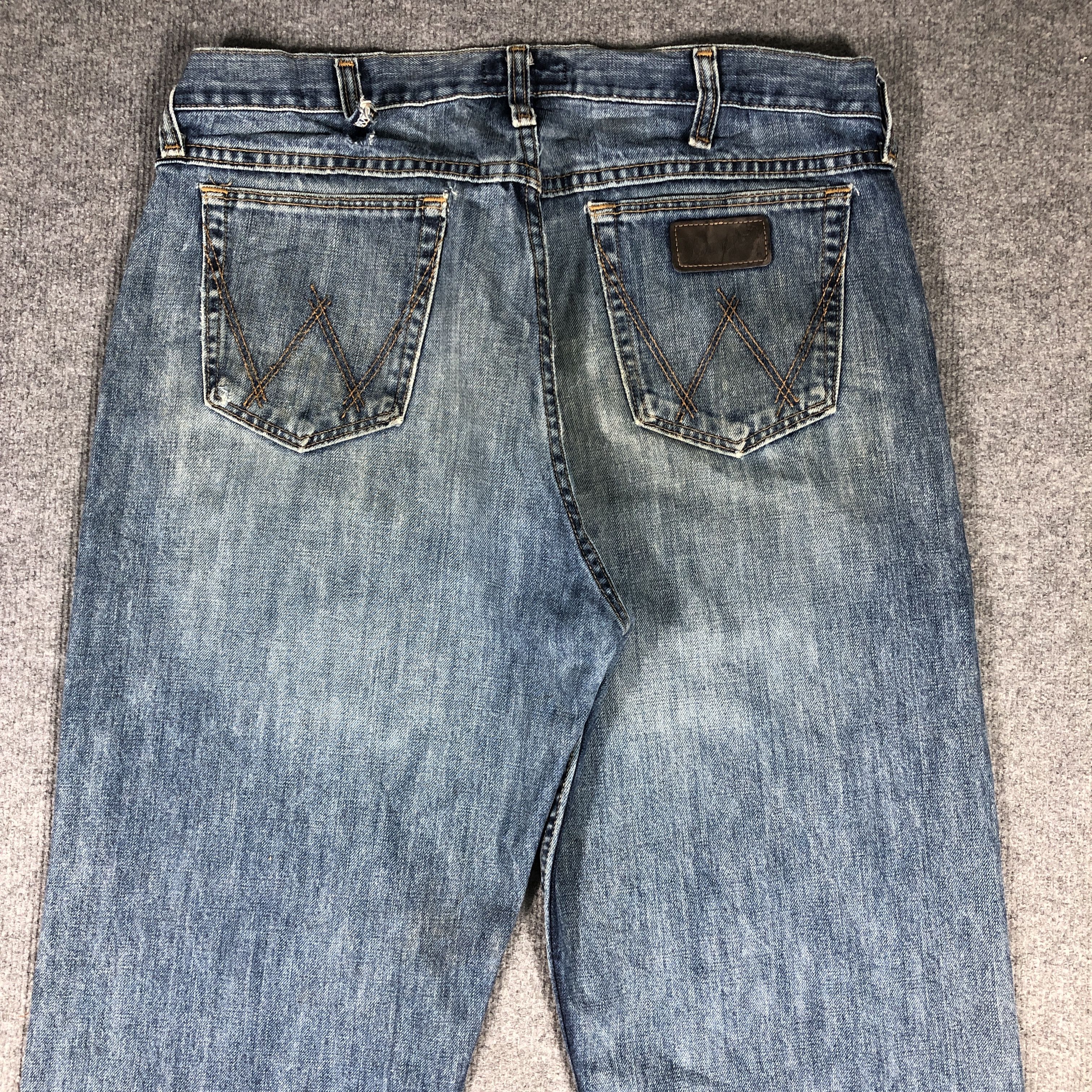 Vintage × Wrangler Vintage Wrangler Light Blue Wash Jeans L736 Size US 35 - 5 Thumbnail
