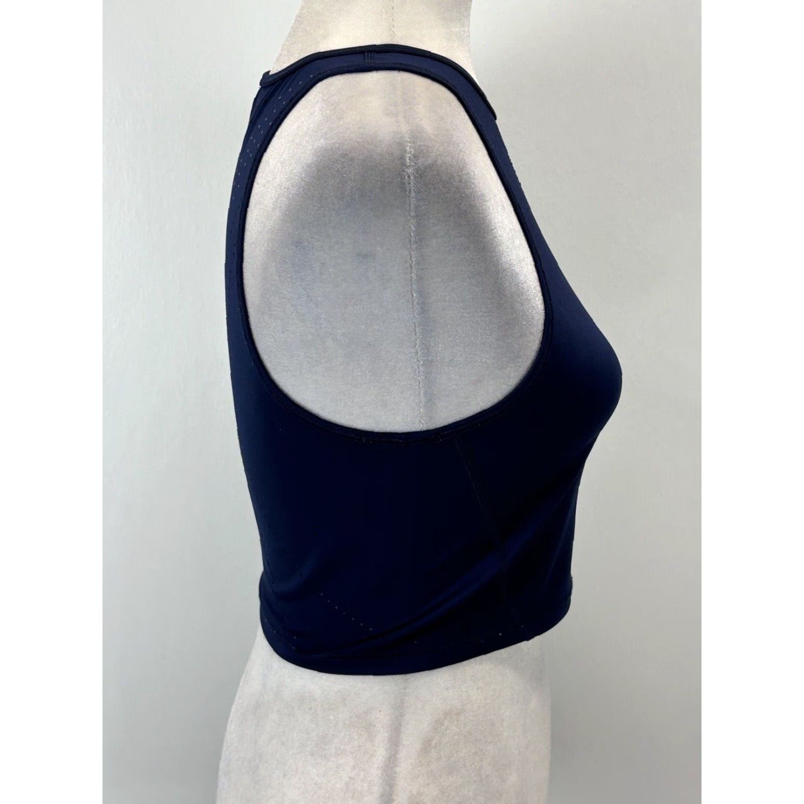 Athleta Athleta Accelerate Crop Tank Top Sz XXS Navy Sleeveless Perforated Size XXS / US 00 / IT 34 - 4 Thumbnail