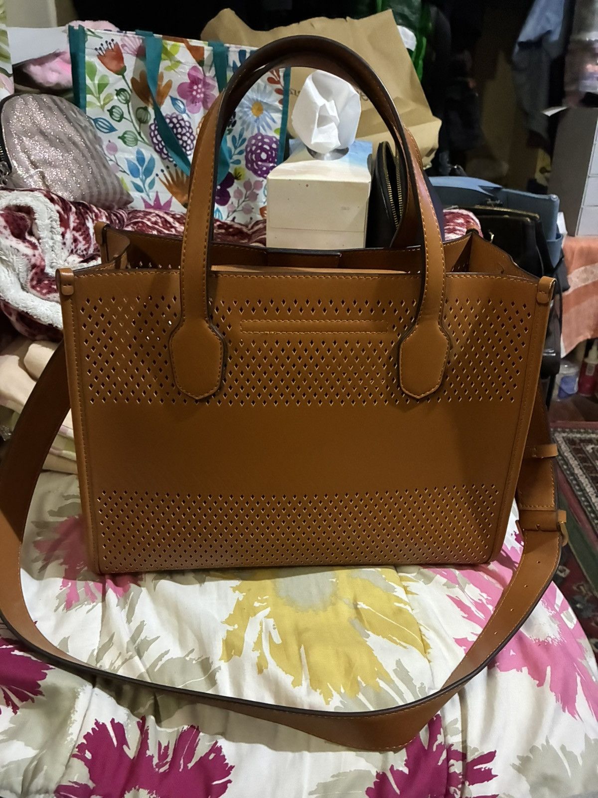 Guess Guess perforated large tote bag Size ONE SIZE - 2 Thumbnail