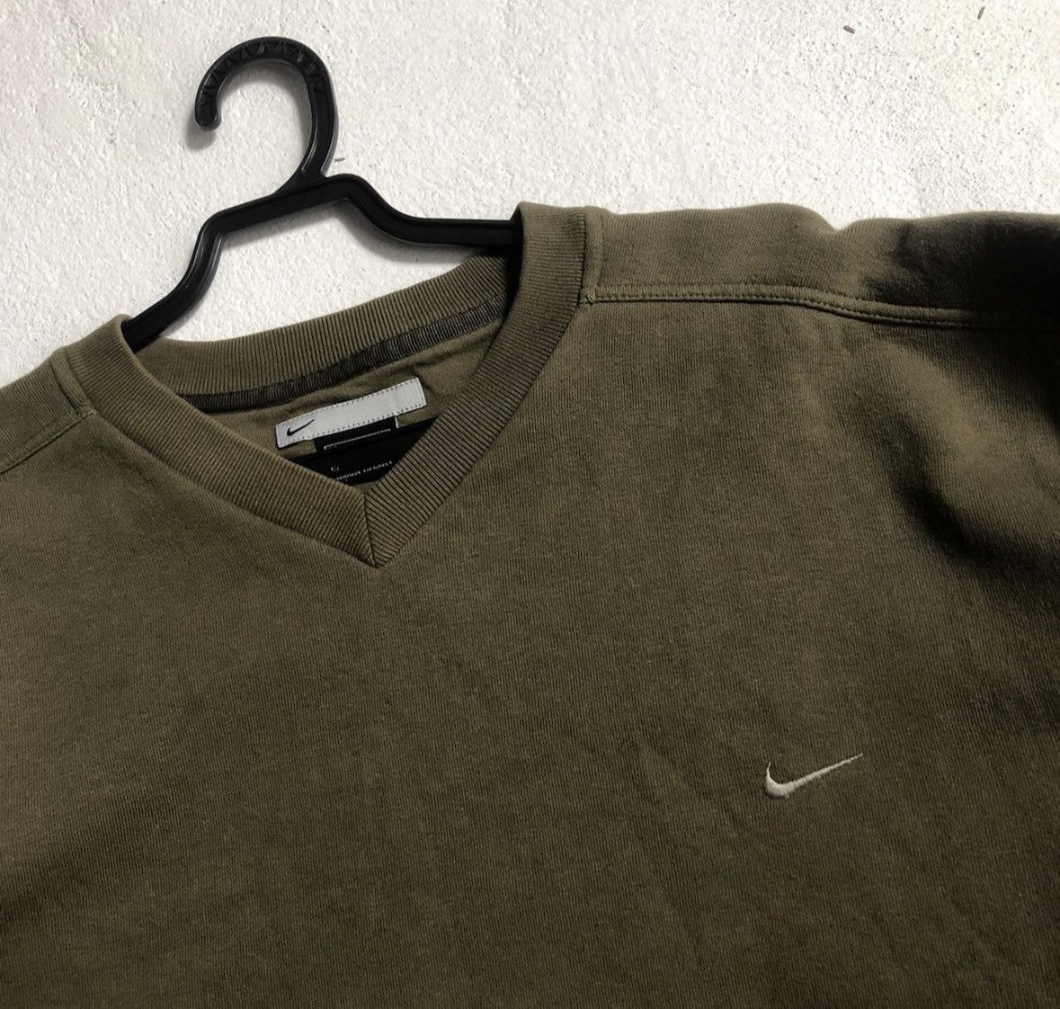 Vintage Nike V-neck Swoosh Logo 90s Vintage Sweatshirt Size US L / EU 52-54 / 3 - 3 Thumbnail