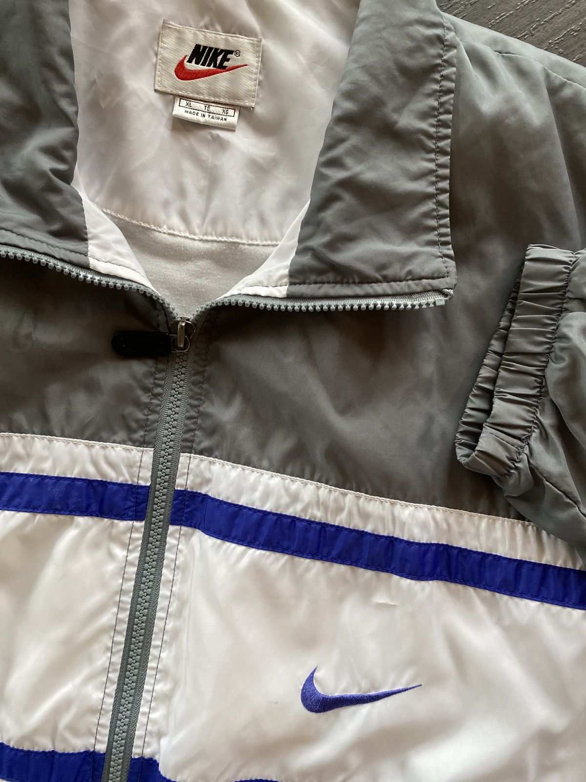 Nike × Vintage 90s Nike big logo windbreaker XL Size US XL / EU 56 / 4 - 3 Thumbnail