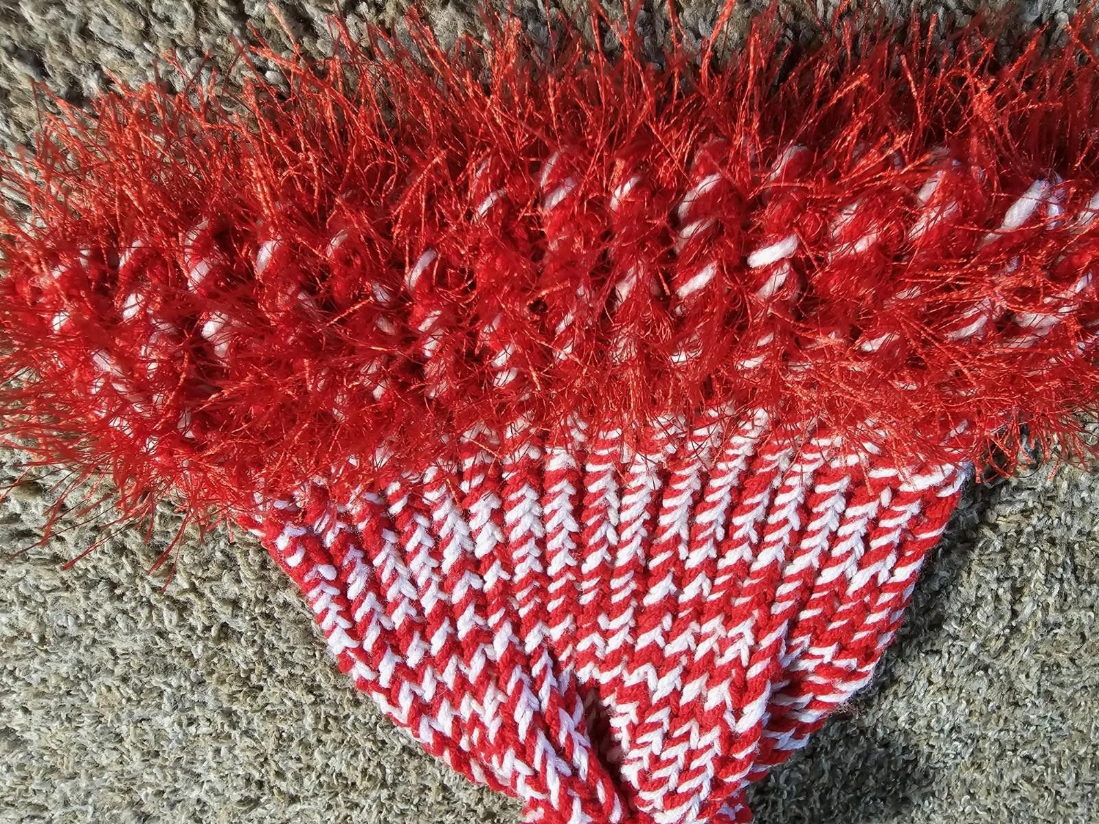 Handmade homemade CUTE yarn winter beanie hat Wisconsin Badger Colors Size ONE SIZE - 2 Thumbnail