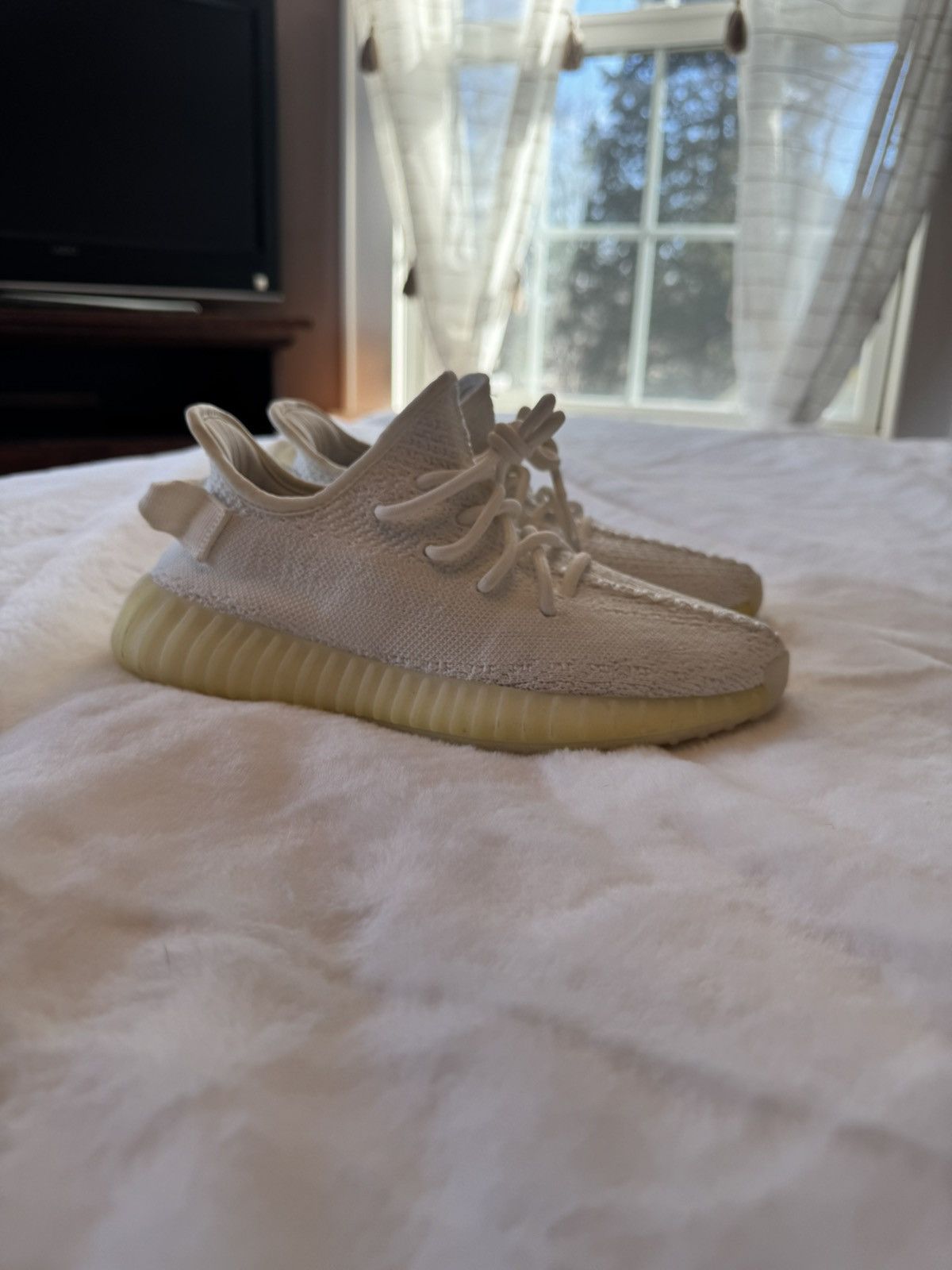 Adidas × Yeezy Yeezy triple whites Size US 5 / EU 37 - 13 Thumbnail