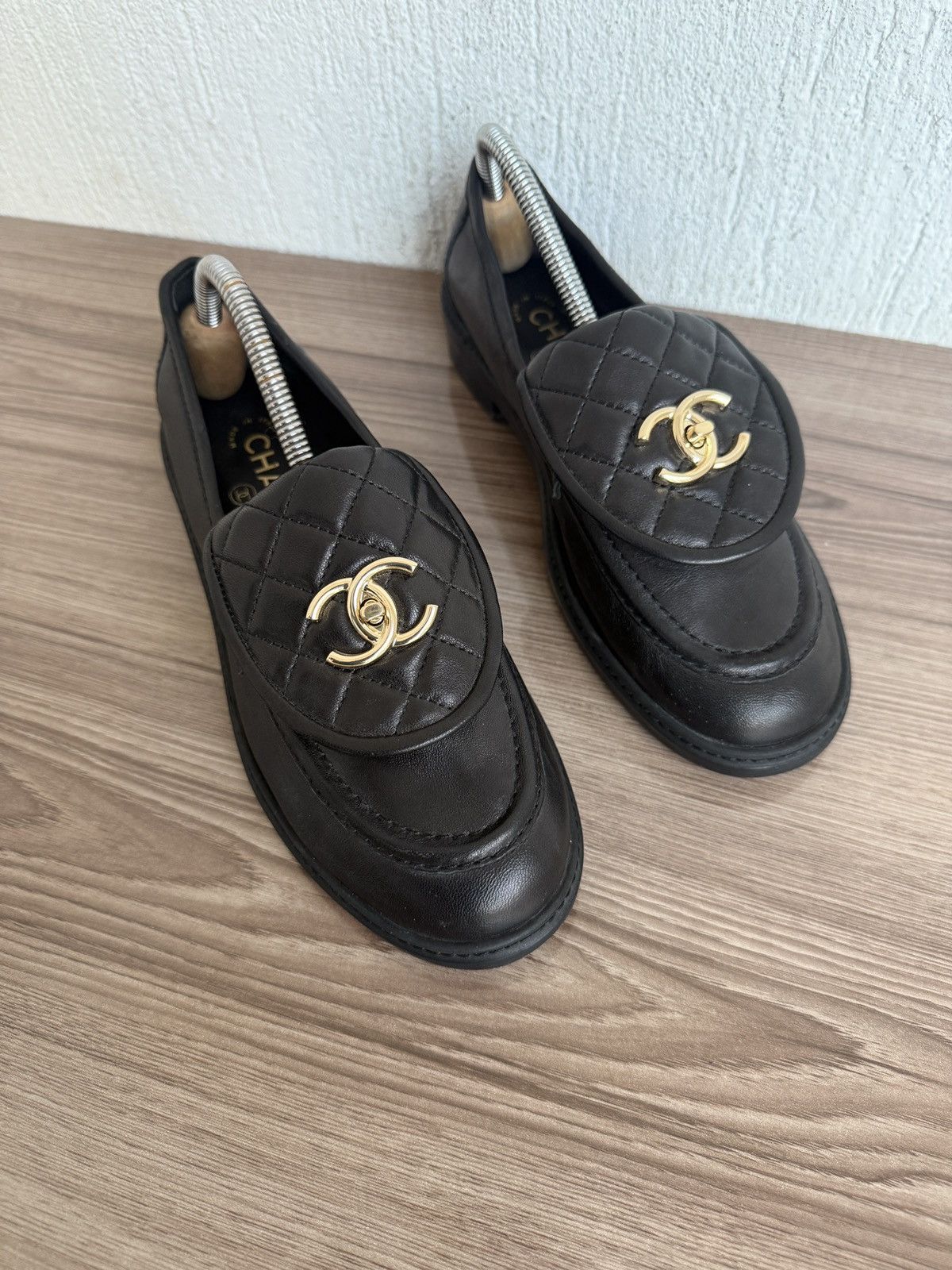 Chanel Quilted flap turnlock CC loafers Size US 9 / IT 39 - 1 Thumbnail