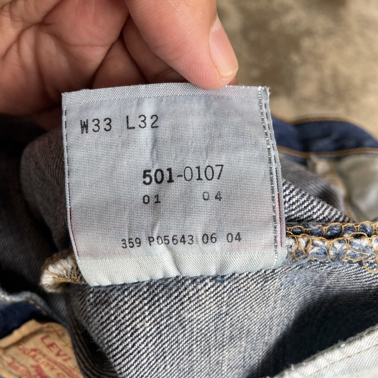 Levi's Vintage Clothing 🔥Vintage Levis 501 Stoned Washed Ripped Distress Denim Jeans Size US 33 - 18 Thumbnail