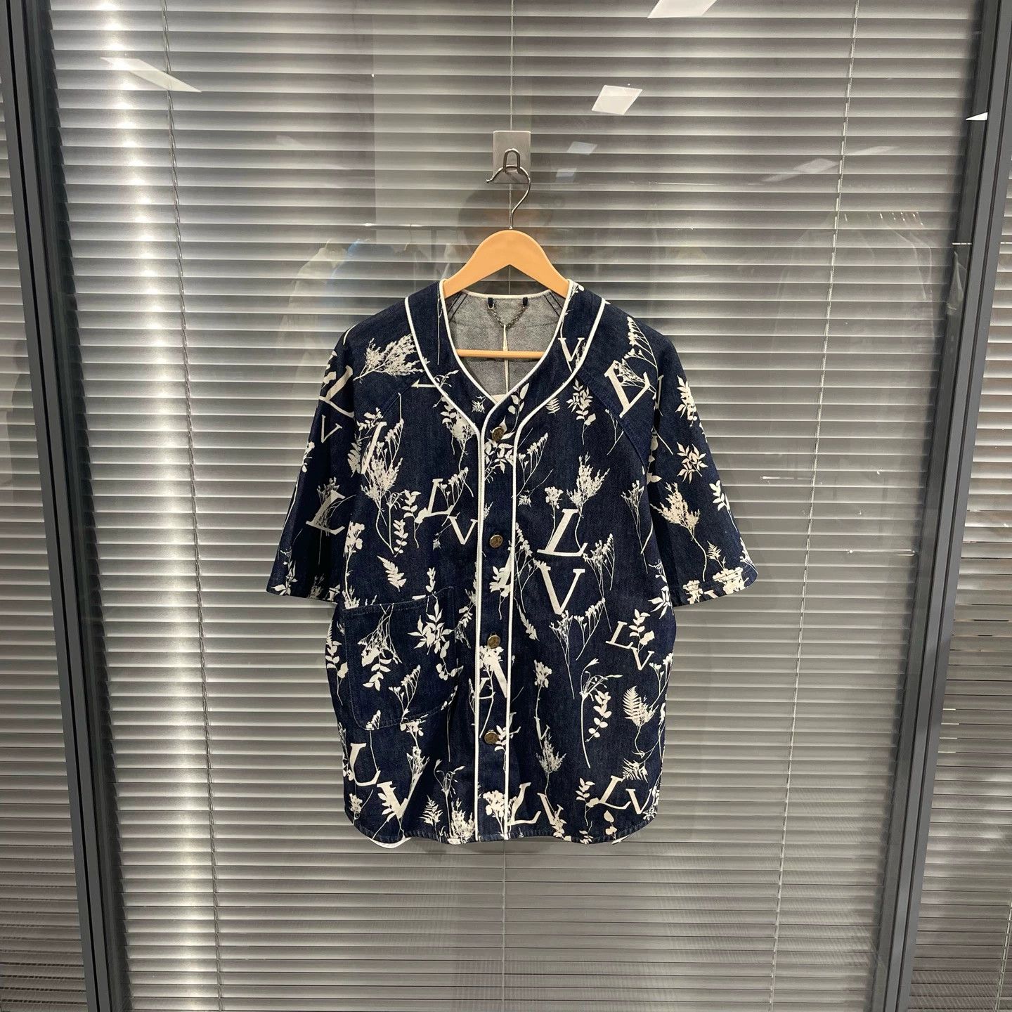 Louis Vuitton LV Wheat full print denim shirt jacket M 99 new Size US M / EU 48-50 / 2 - 1 Thumbnail