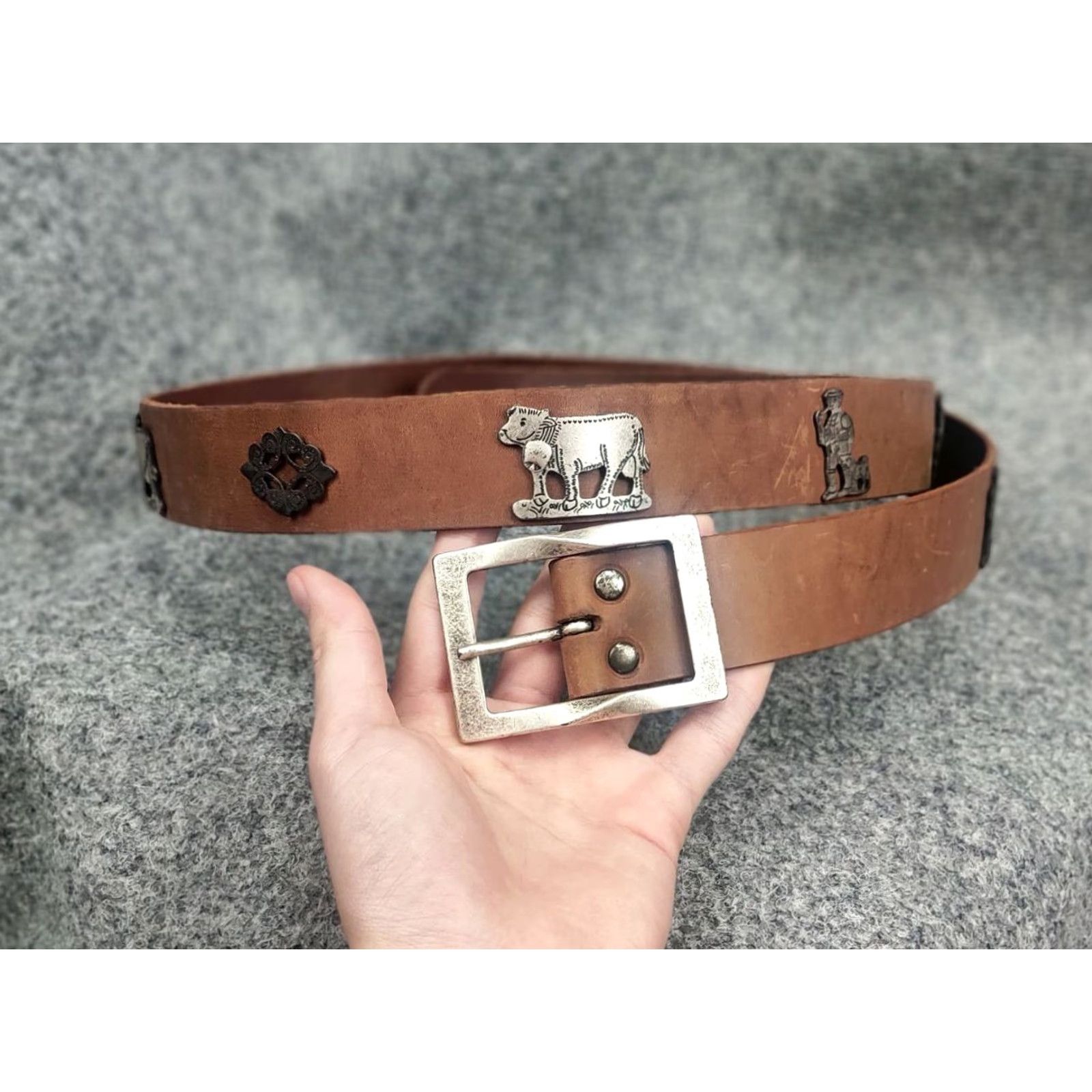 Etro VINTAGE Etro Leather belt Mens 90s logo cows buckle Brown Leather Dress Belt One Size Brown ETRO Mens Belt Size ONE SIZE - 4 Thumbnail