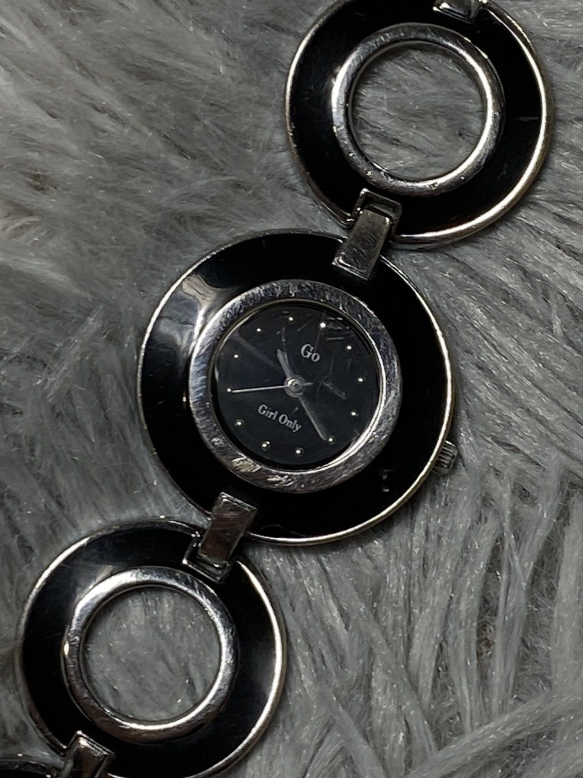 Hysteric Glamour Bold Circle-Link Bracelet Watch - Elegant Design Size ONE SIZE - 6 Thumbnail