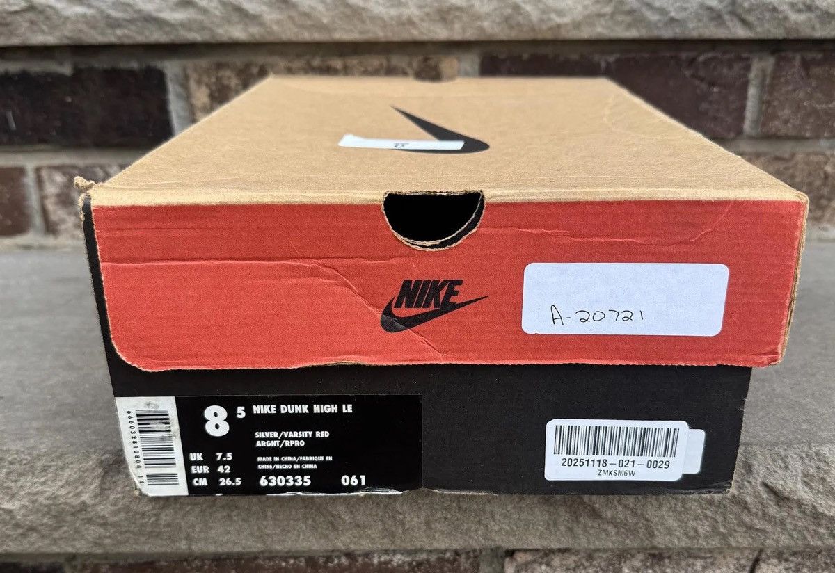 Nike Nike Dunk High LE Silver / Varsity Red (Size 8.5) DS "UNLV" Size US 8.5 / EU 41-42 - 7 Thumbnail