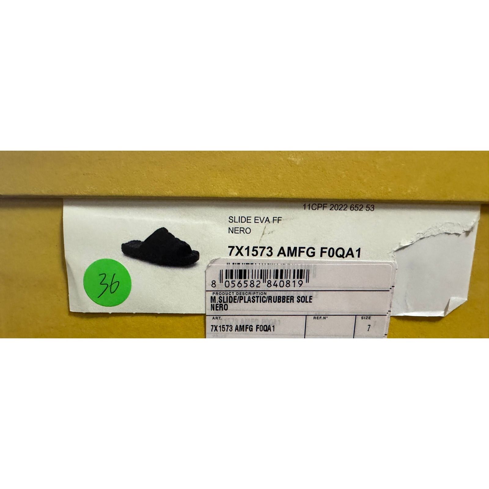 Fendi o1rshd1 Rubber Sole Fendi Logo Slipper Slide Sandal in Nero Size US 7 / EU 40 - 21 Thumbnail