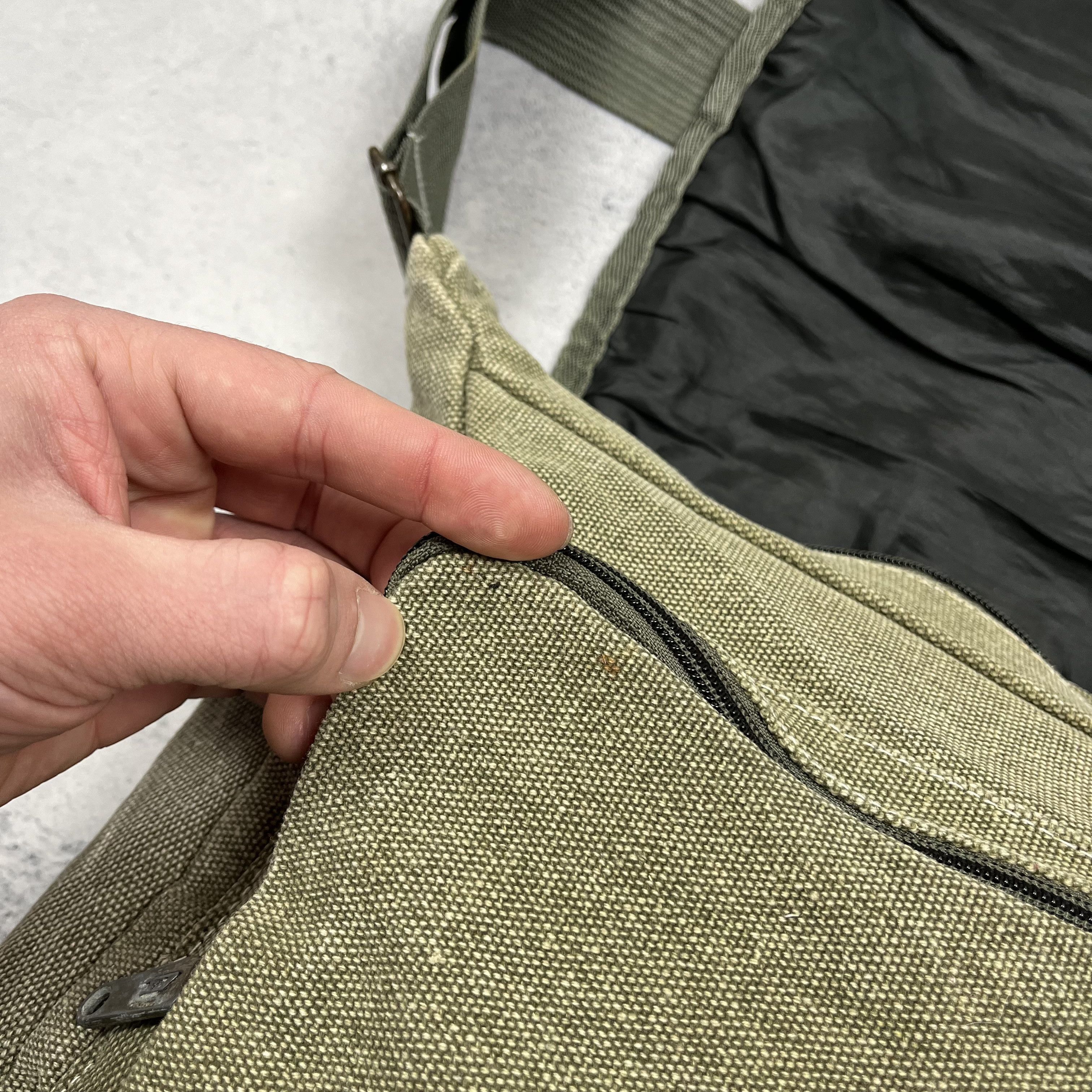 Diesel Vintage Diesel Military Y2K Crossbody Bag 2000’s Size ONE SIZE - 13 Thumbnail