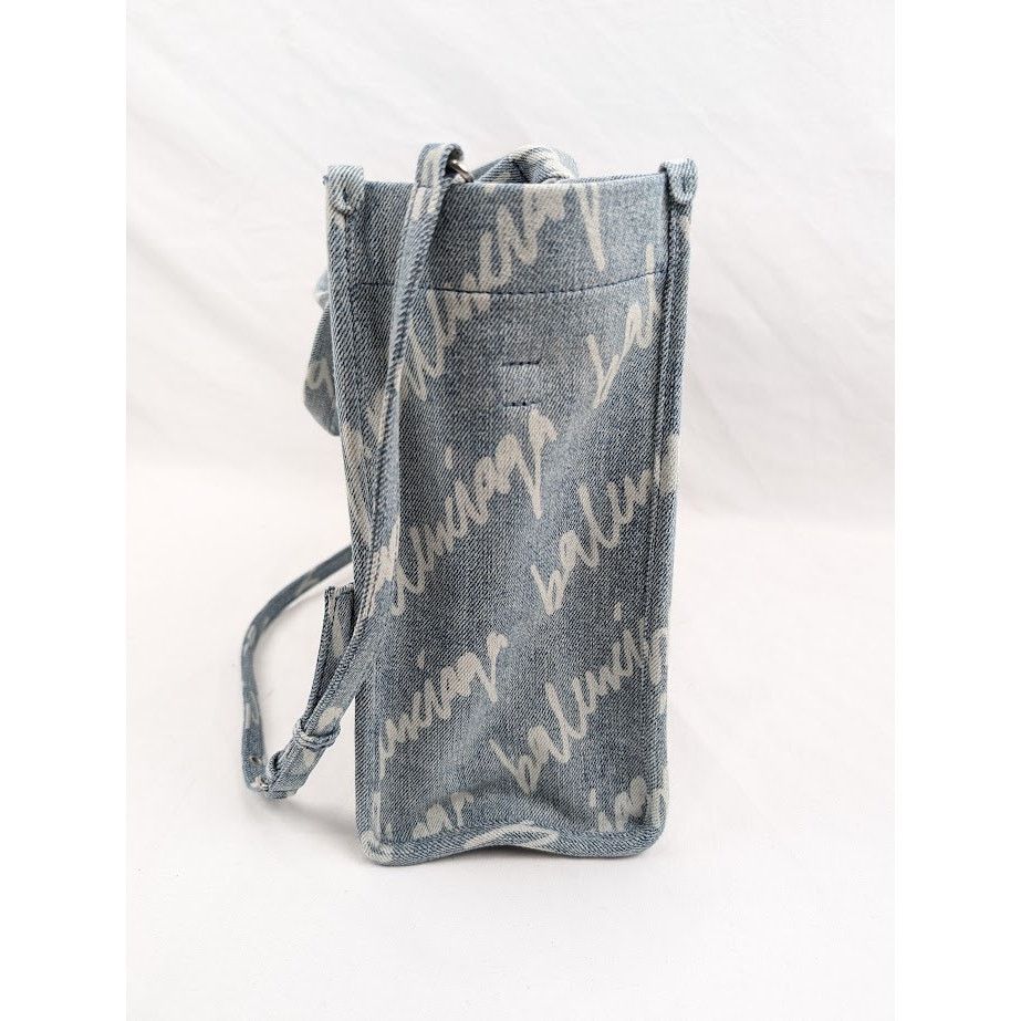 Balenciaga o1rshd1 Size: OS / Scribble Printed Denim Hardware Tote Bag Size ONE SIZE - 8 Thumbnail