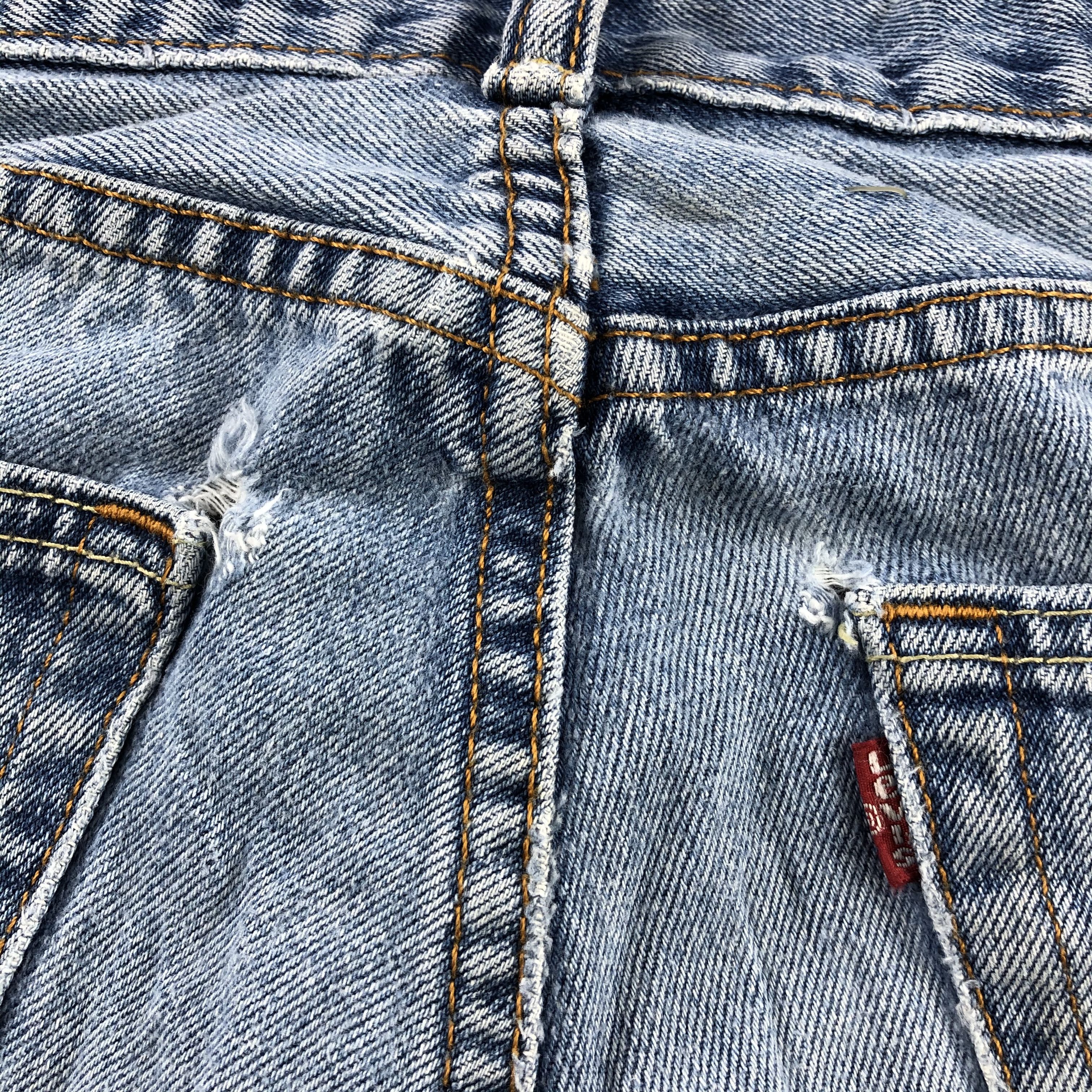 Levi's × Vintage Vintage Blue Wash Levis 505 Jeans-JM3144 Size US 31 - 6 Thumbnail