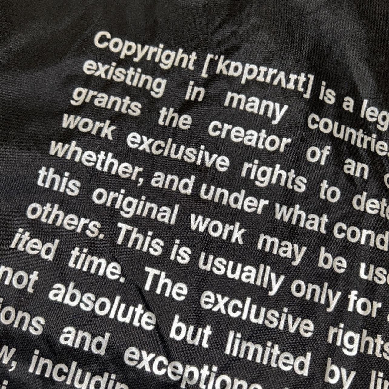 Vetements Vetements Copyright Black Raincoat Size US L / EU 52-54 / 3 - 7 Thumbnail