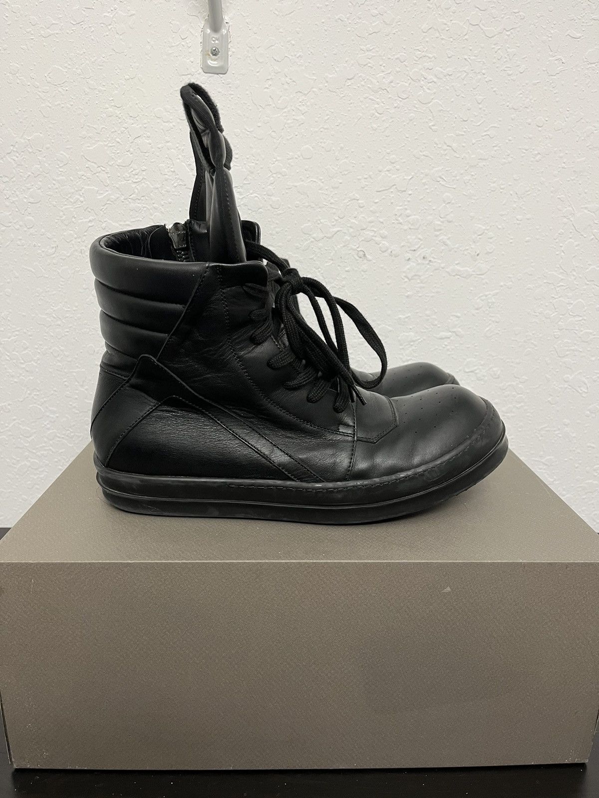 Rick Owens GEOBASKET TRIPLE BLACK | Grailed