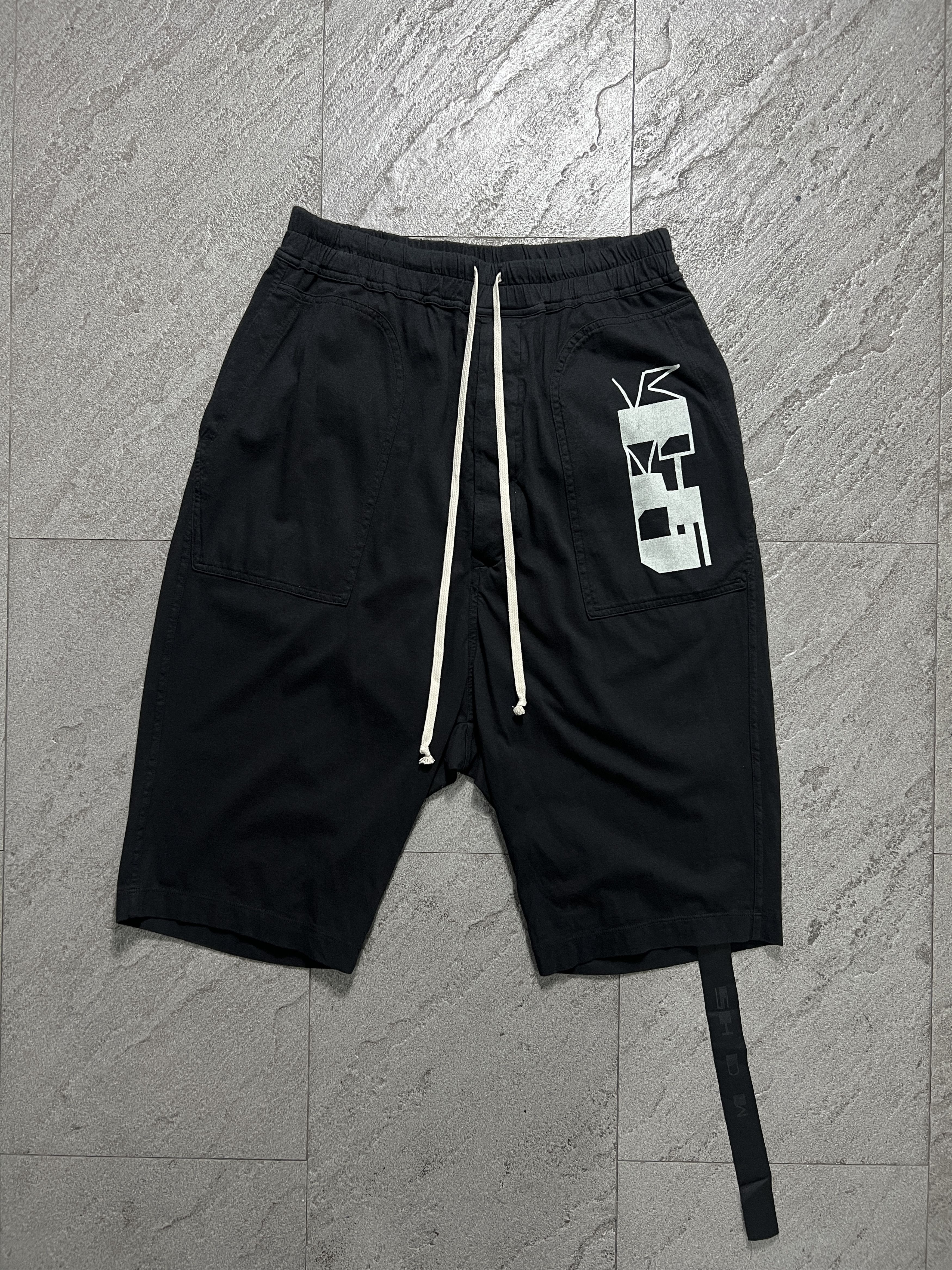 Rick Owens Drkshdw Rick Owens DRKSHDW Bela Shorts Black Oyster S Size US 32 / EU 48 - 1 Thumbnail
