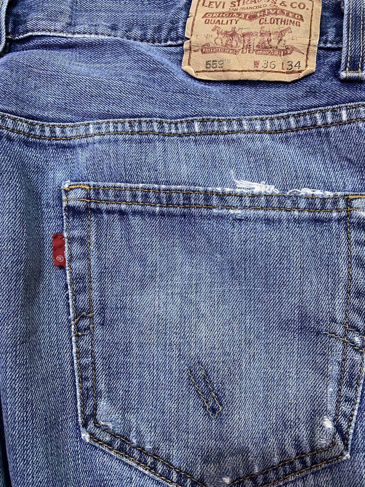 Levi's × Levi's Vintage Clothing × Vintage Vintage Levi's Single R 559 Distressed Painted Jeans Size US 36 / EU 52 - 9 Thumbnail