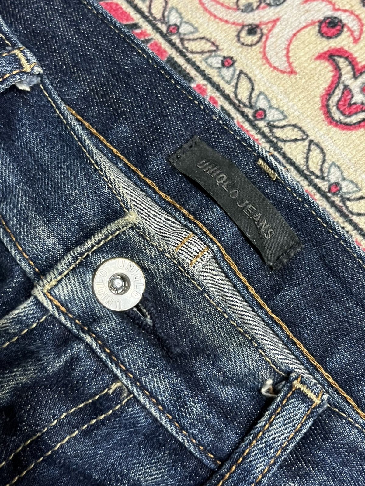 Uniqlo Vintage Uniqlo Dark Blue Washed Straight Leg Jeans Size US 32 / EU 48 - 5 Thumbnail