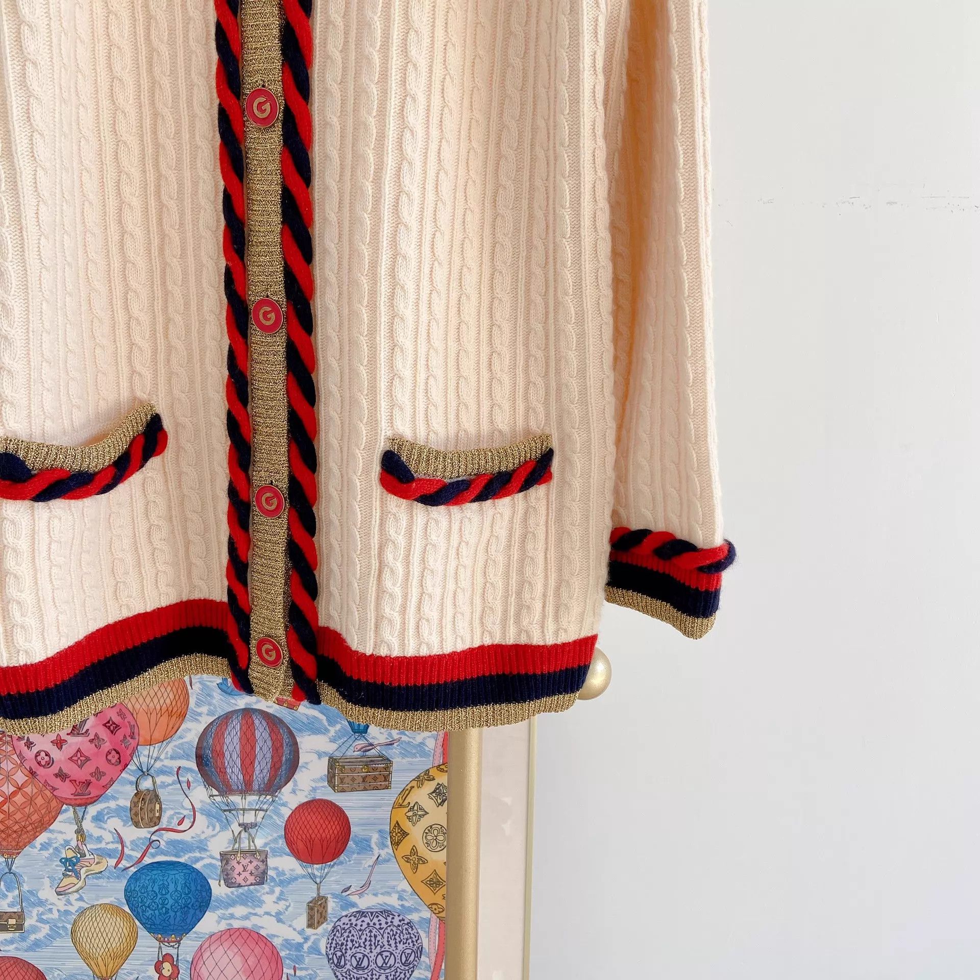 Gucci Gucci white knit cardigan S pre-owned Size S / US 4 / IT 40 - 5 Thumbnail