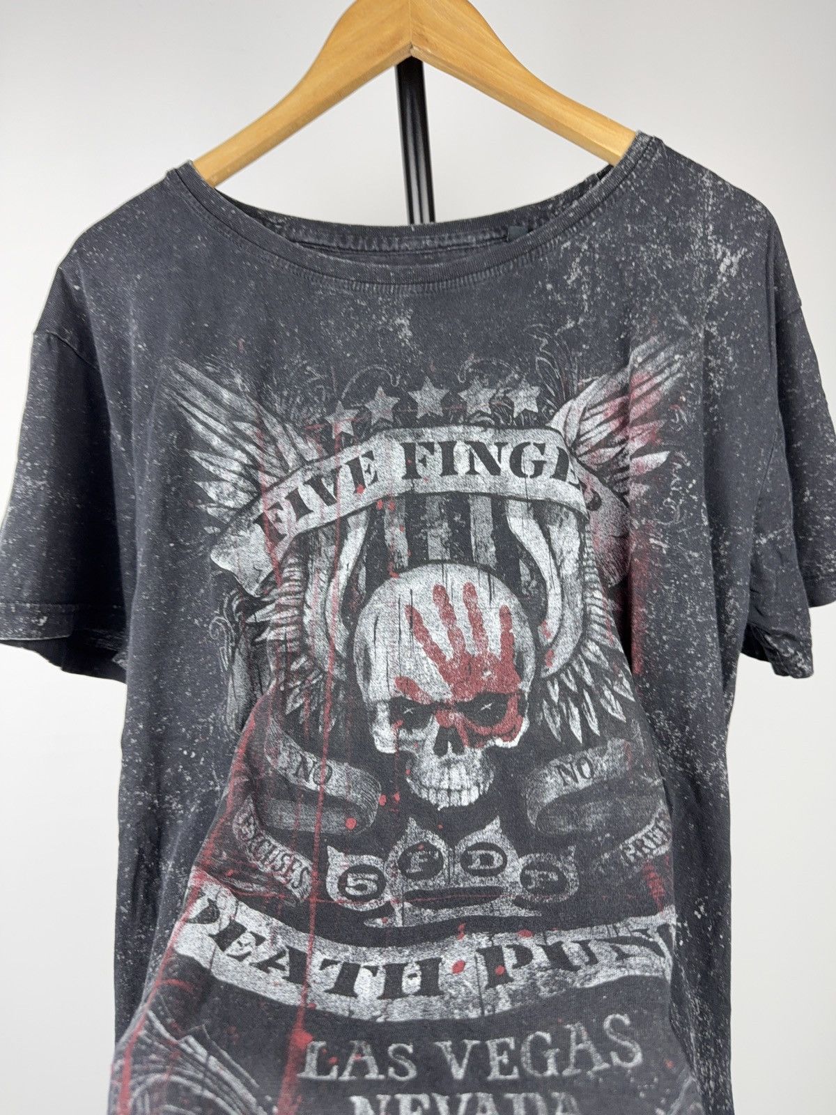 Band Tees 2021 Five Finger Death Punch Skull Acid Wash Band T-Shirt Size US L / EU 52-54 / 3 - 4 Thumbnail