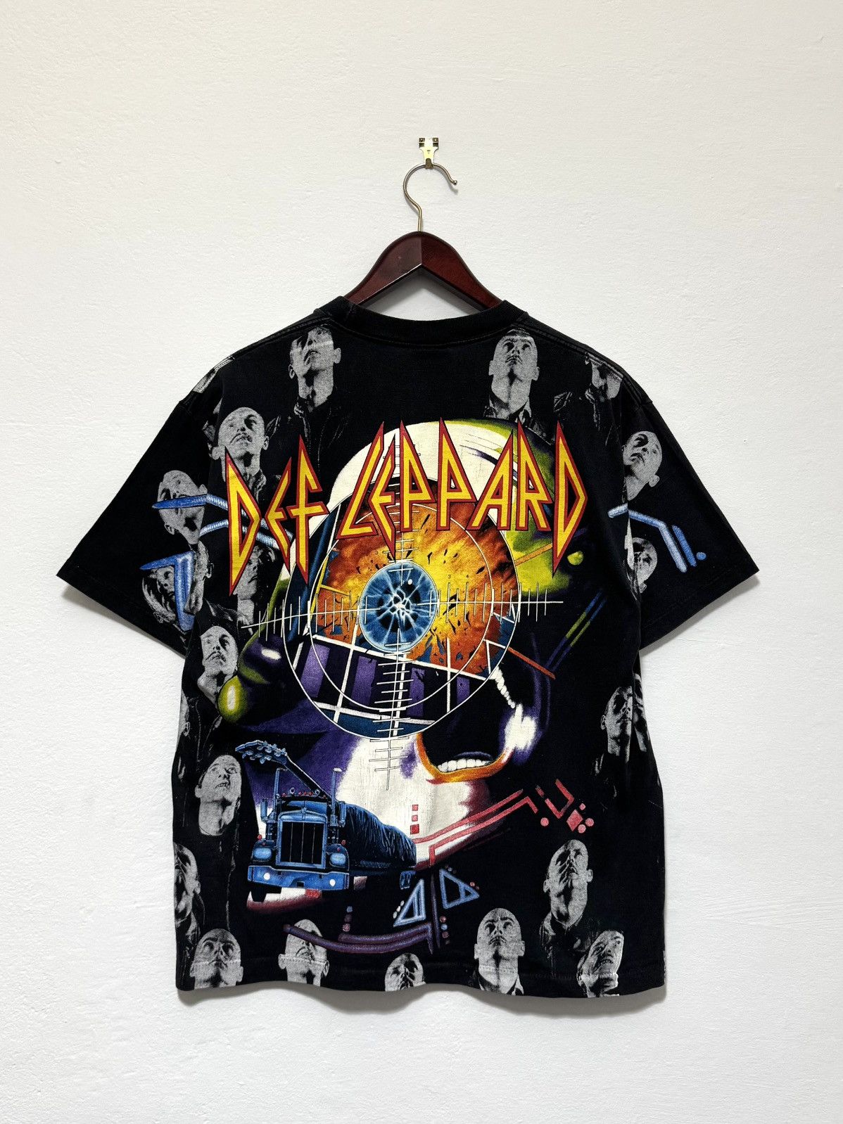 Band Tees Vintage Def Leppard 1992 All Over Print SingleStitch T-shirt Size US L / EU 52-54 / 3 - 6 Thumbnail