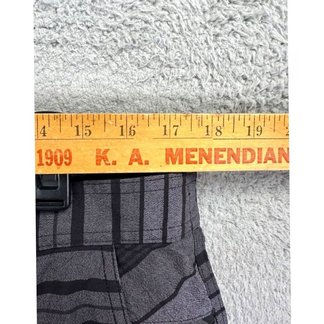 Lululemon Lululemon Chino Shorts Mens 36 Gray Striped Pockets Flat Front Casual Outdoor Size US 36 / EU 52 - 4 Thumbnail