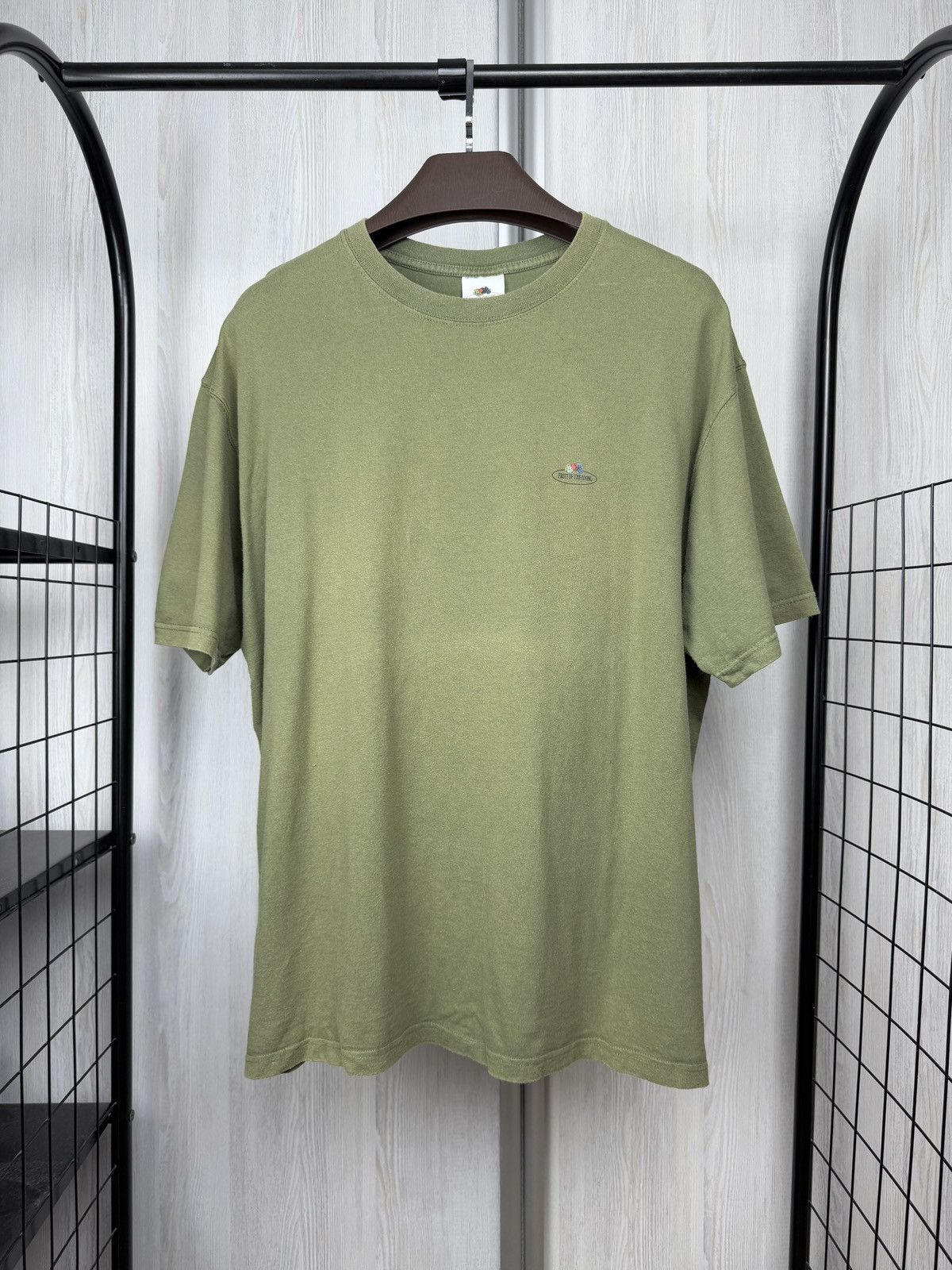 Fruit Of The Loom Fruit of the Loom vintage 90s basic blank small logo tee Size US L / EU 52-54 / 3 - 3 Thumbnail