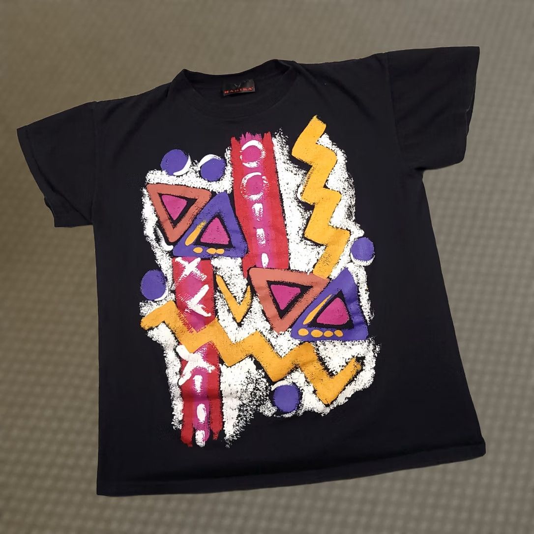 Vintage VINTAGE Marika T-Shirt Mens OSFA All Over Print Black Art Painting Abstract 90s USA Size US XL / EU 56 / 4 - 1 Thumbnail