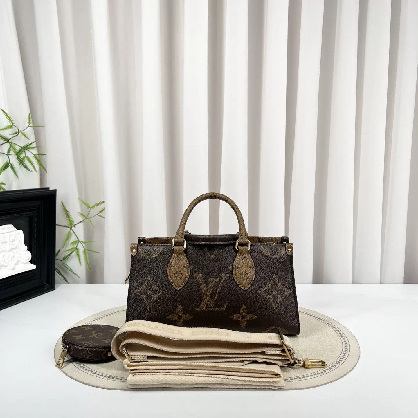 Louis Vuitton Pre-loved Bag Very good condition Size ONE SIZE - 1 Thumbnail