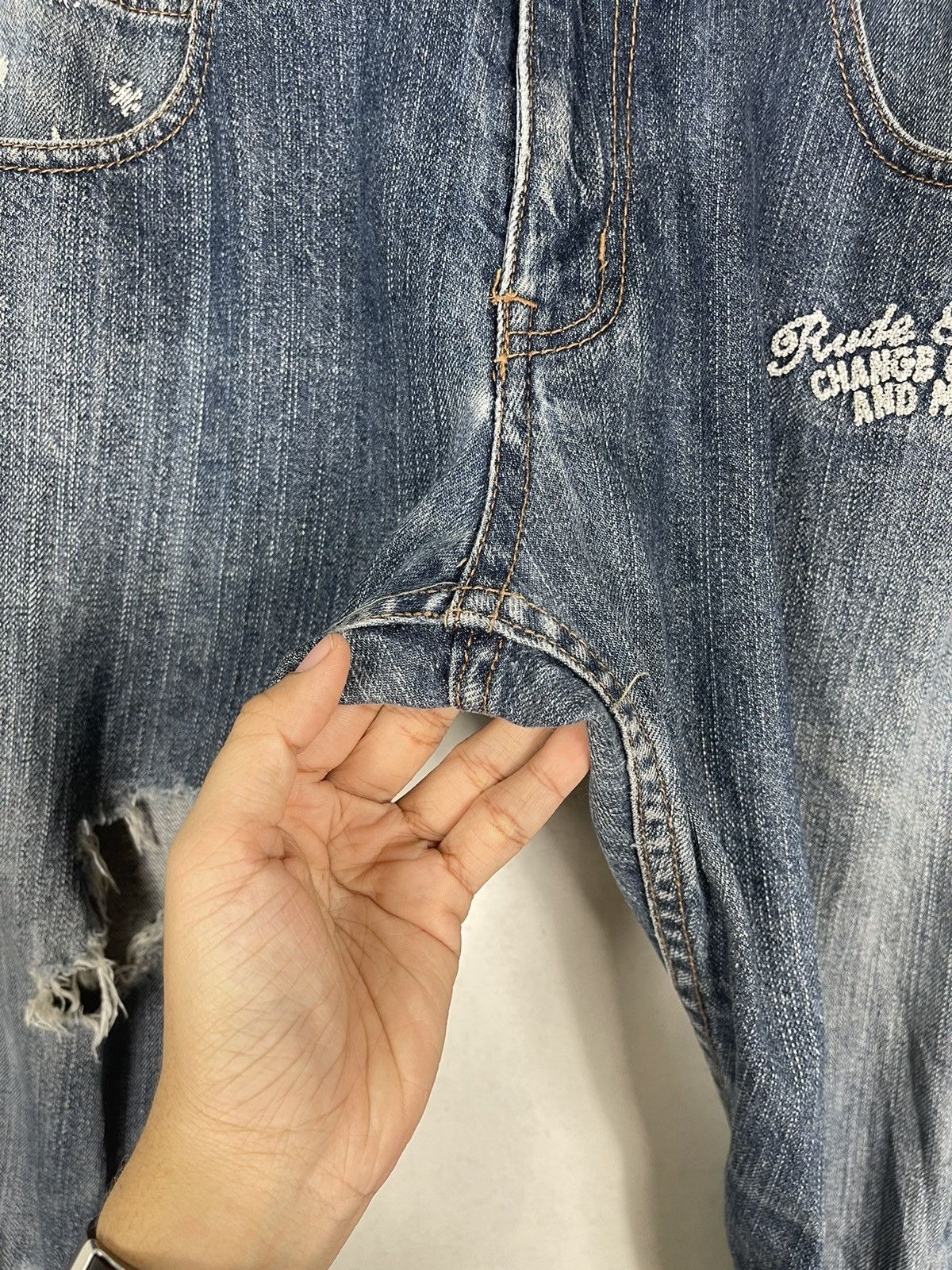 Japanese Brand RIMASTER RIPPED DENIM JEANS Size US 30 / EU 46 - 13 Thumbnail