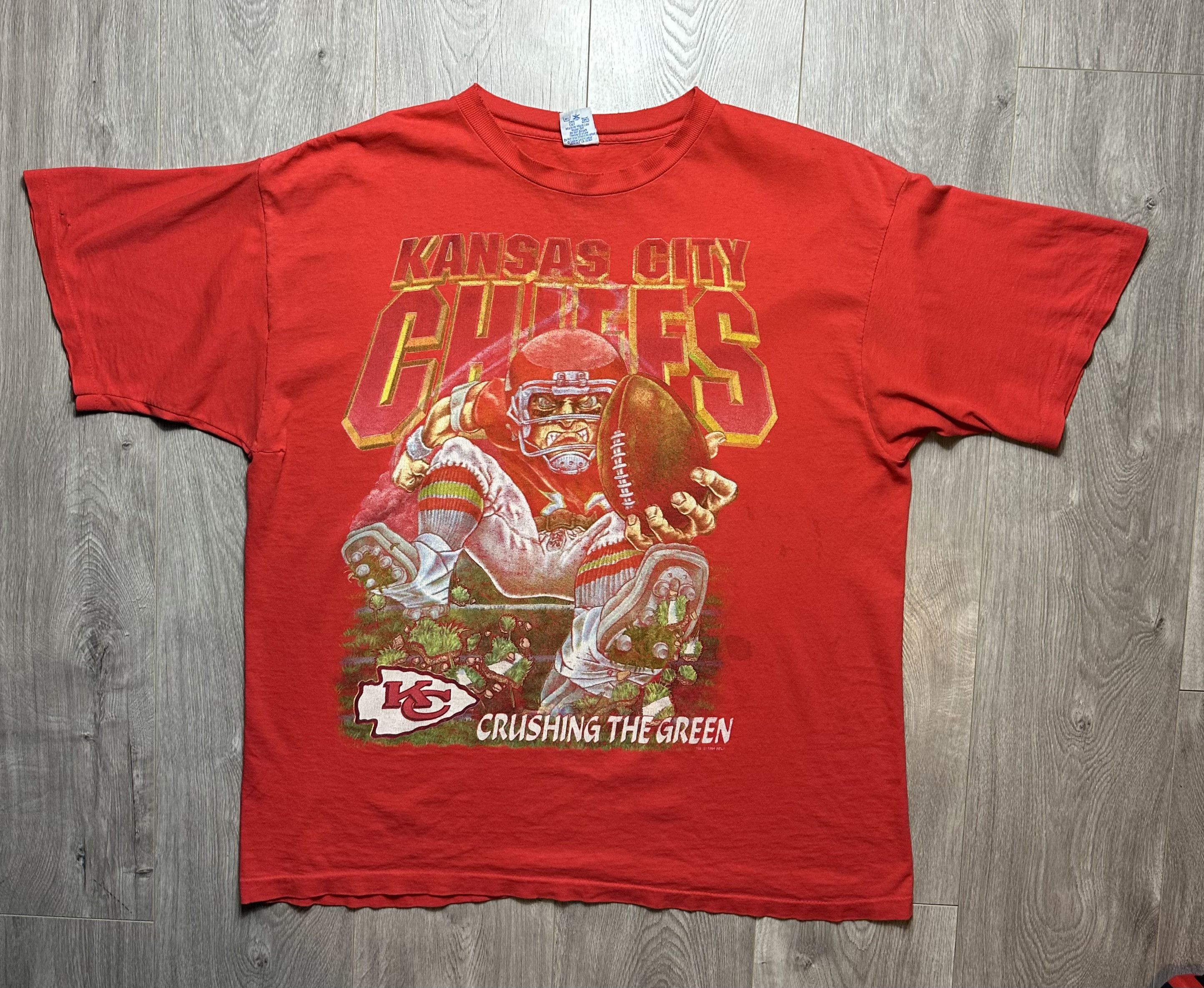 NFL × Salem Sportswear × Vintage Vintage Kansas City Chiefs 1994 Crushing the Green Tee Size US XL / EU 56 / 4 - 1 Thumbnail