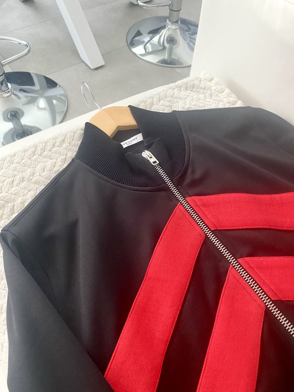 Givenchy Mint Givenchy black zip up sweatshirt track jacket red lines Size US S / EU 44-46 / 1 - 1 Thumbnail